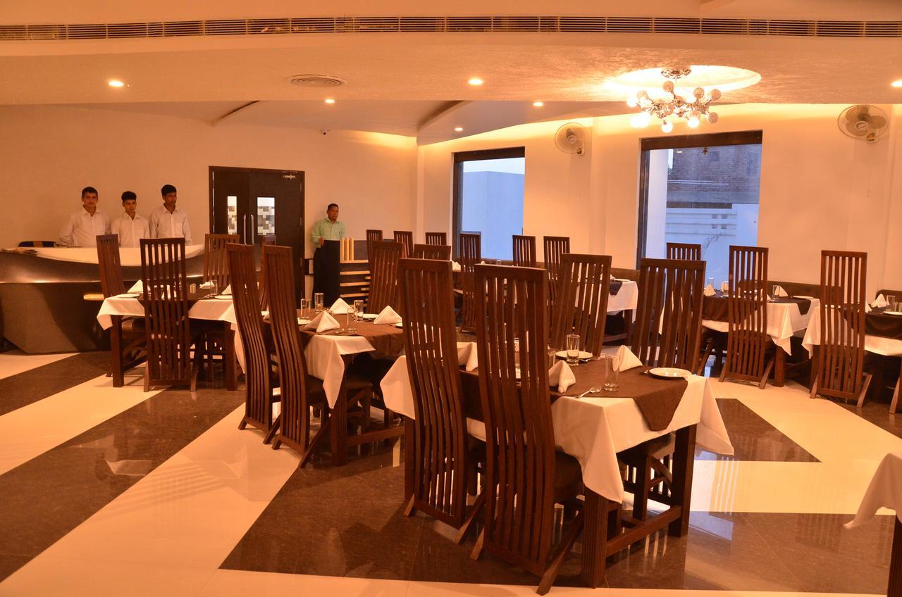 Hotel Bellevue Inn Gangānagar Eksteriør bilde
