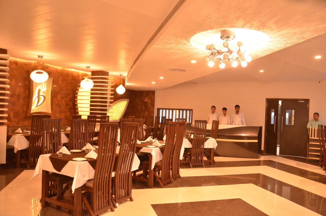 Hotel Bellevue Inn Gangānagar Eksteriør bilde